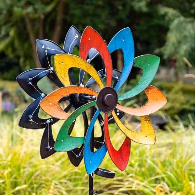 Primrose Shooting Star Rainbow Wind Spinner with LEDs in Green and Multicolour