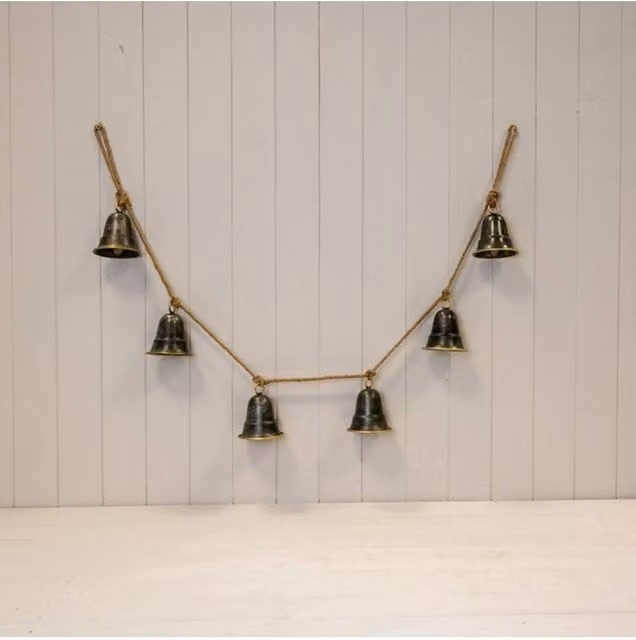 KDMD Black Metal Hanging Bell Christmas Garland with Rustic Design