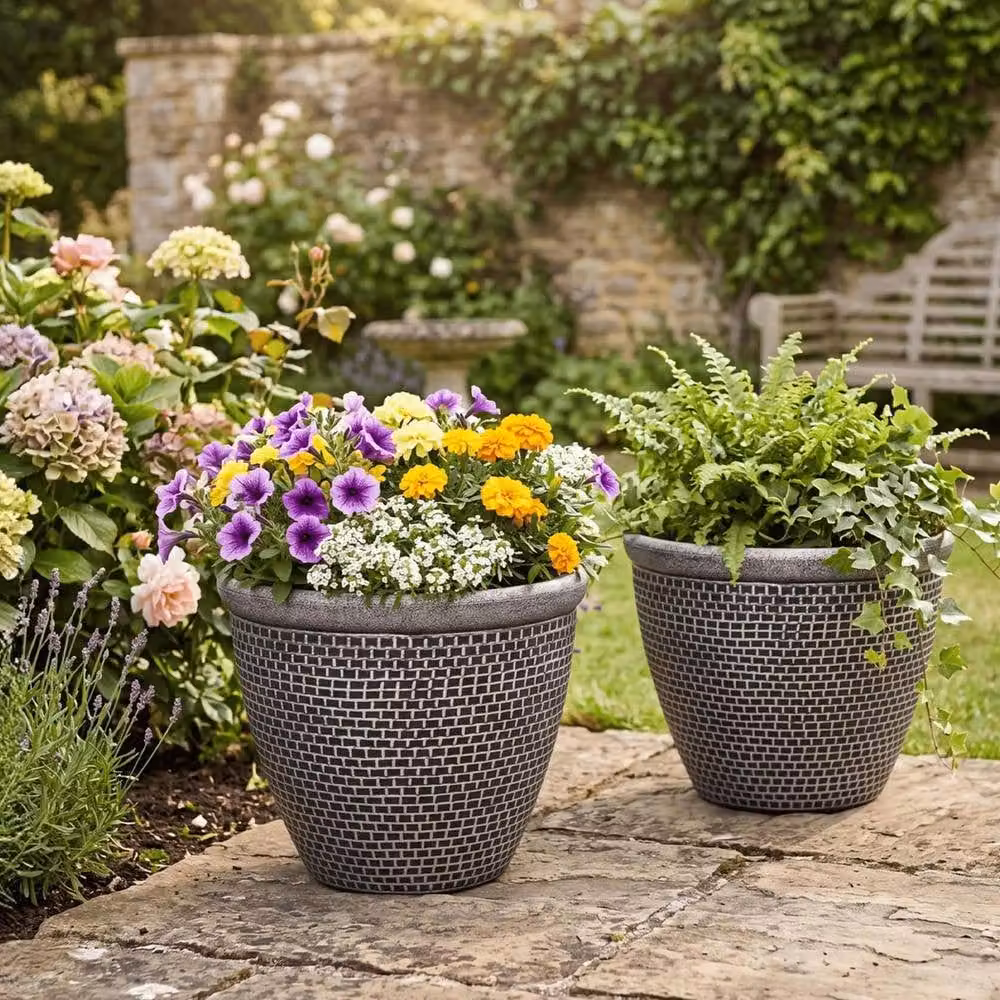 Toque 2-Pack Plastic Garden Plant Pots with Drainage, 30 cm, Black and Grey – 2