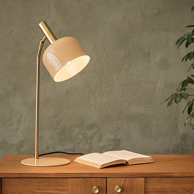 Atkin and Thyme Adjustable Modern Tabletop Task Lamp in Gold/Brass and Beige
