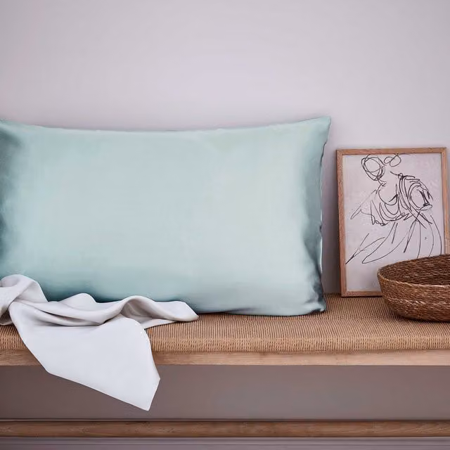Murmur Breathable Silk Standard Pillowcase in Ballintoy Blue – 1