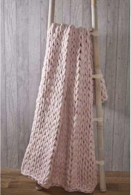 Rapport Cable Knitted Throw in Blush Pink