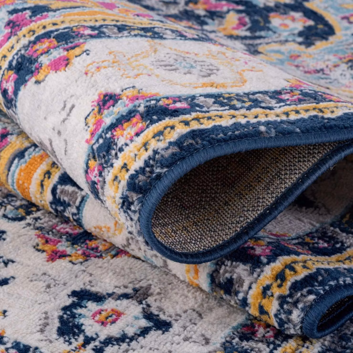 THE RUGS Marrakech Pink and Navy Distressed Medallion Living Room Rug, W: 160 cm, D: 230 cm – 2