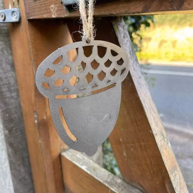 Poppyforge Pack of 3 Small Hanging Metal Acorns, Black, W10 x H8 cm – 1