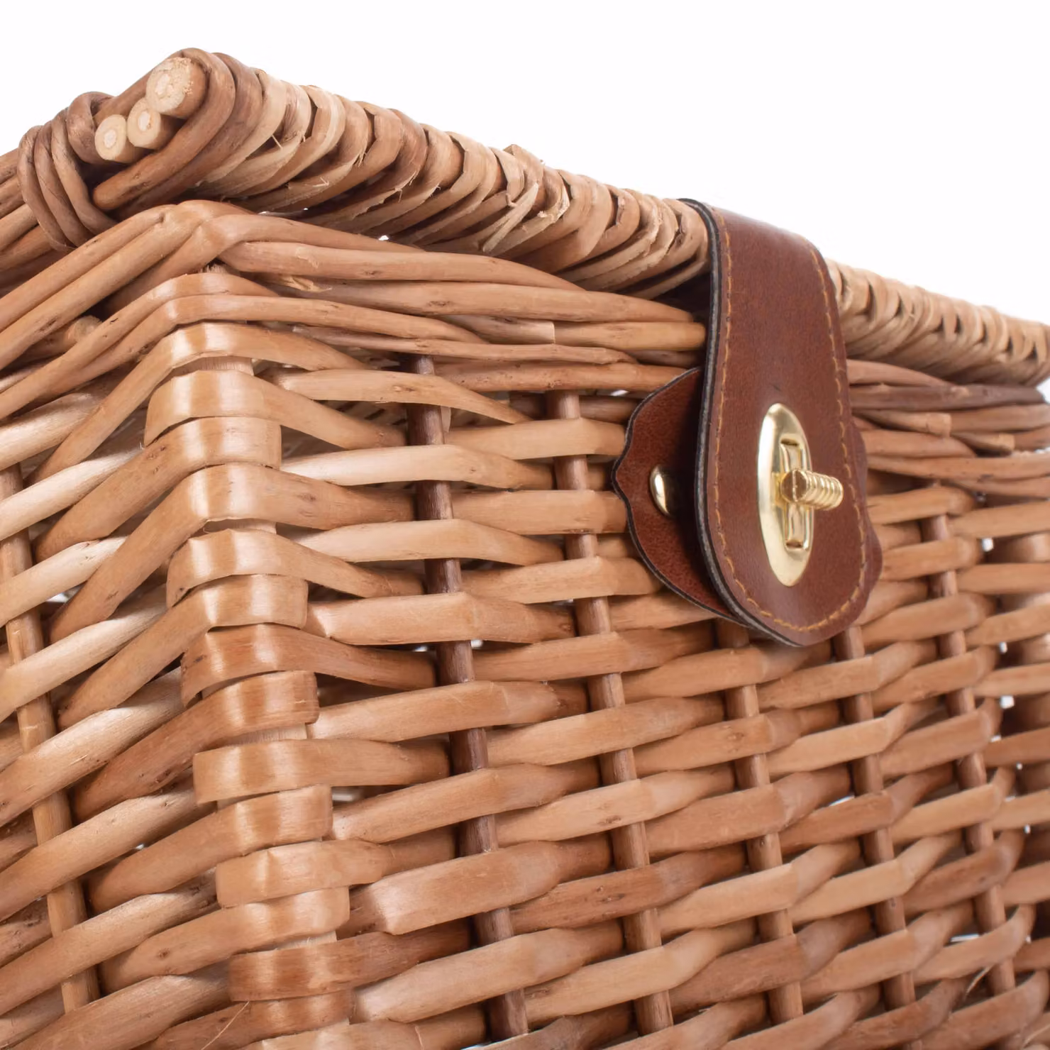 Red Hamper Small Wicker Light Steamed Chest in Brown – 3