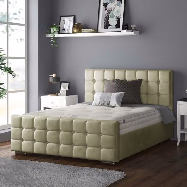 IH Design Chesterfield Upholstered Velvet Bed Frame in Green, 140 x 200 cm
