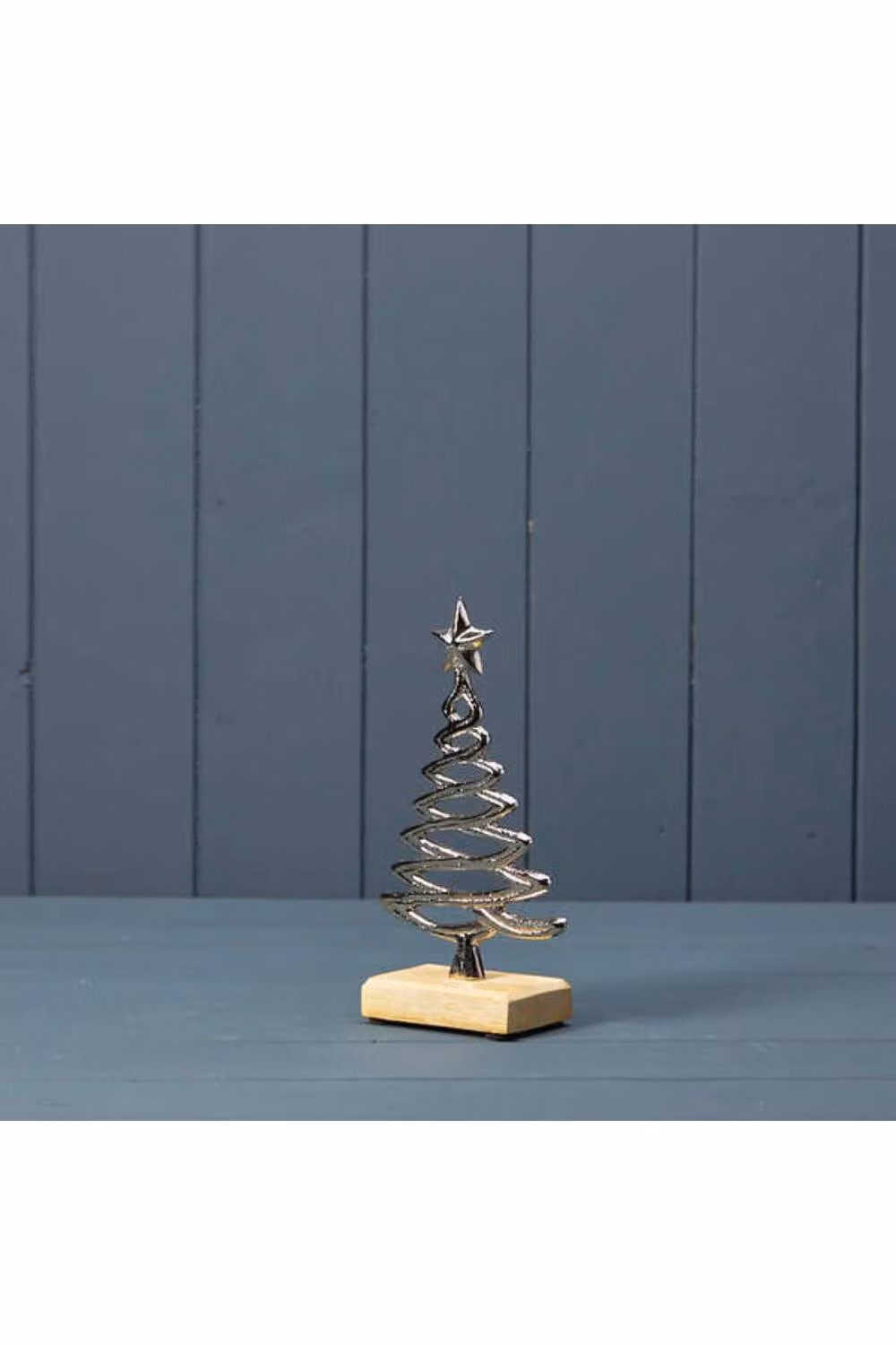 KDMD Silver Rustic Metal Christmas Tree on a Wooden Base – 2