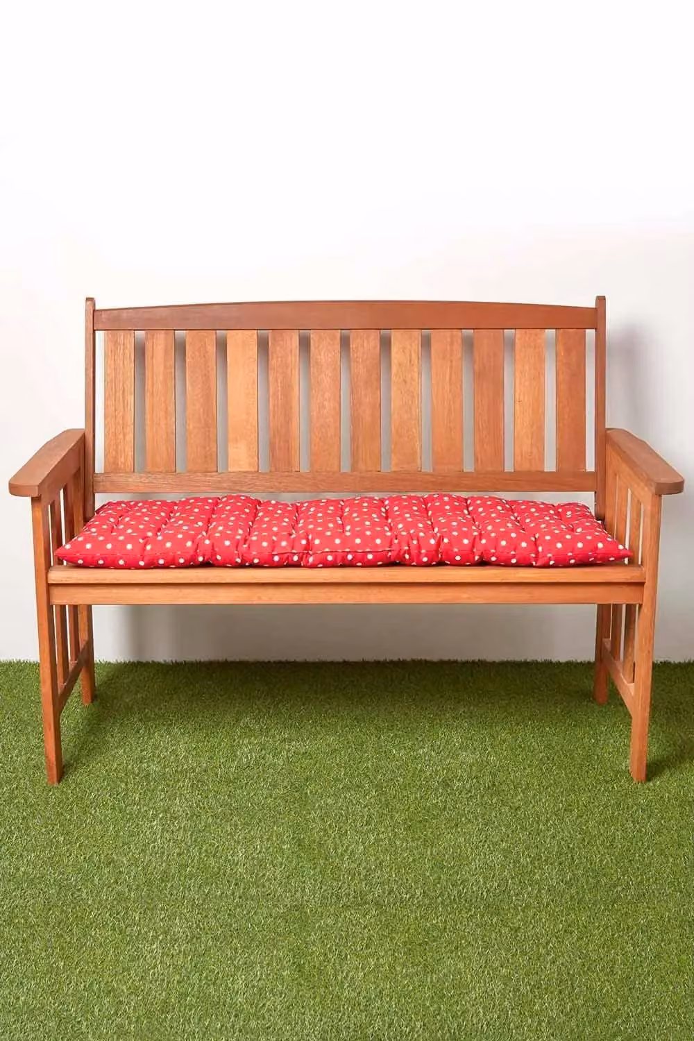 Homescapes Red Polka Dot 3 Seater Garden Bench Cushion, 100% Cotton, Width: 143 cm, Depth: 42 cm, Height: 5 cm – 3