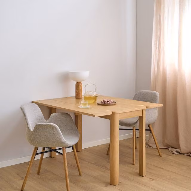 Furniture To Go Southampton Extendable Rectangular Oak Dining Table in Brown