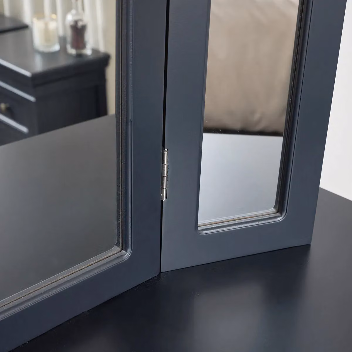 Melody Maison Daventry Navy Black Arched Triple Dressing Table Mirror – 3