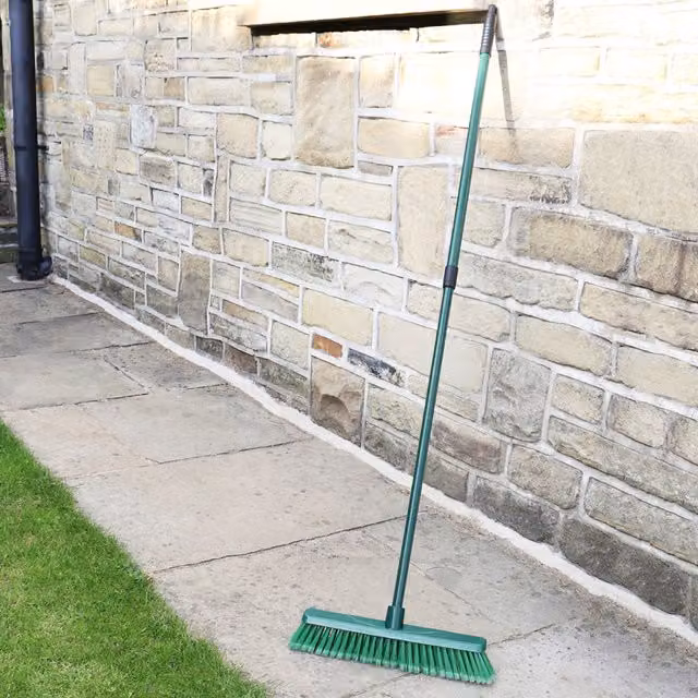 JVL Outdoor Soft Bristle Broom with Telescopic Handle and Wall Mountable Feature, Green – 2