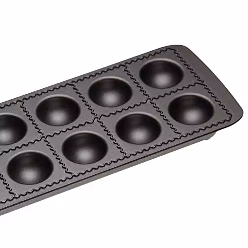 KitchenCraft World of Flavours Filled Pasta Maker Kit with Non-Stick Ravioli Mould Tray and Roller, W: 33 cm, D: 11.5 cm – 4