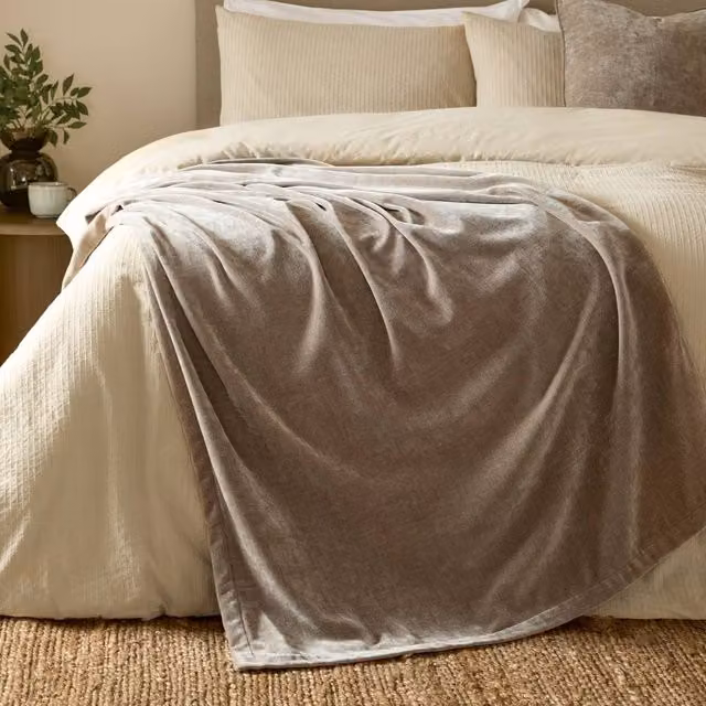 Yard Heavy Chenille Velvet Throw in Beige, W: 150 cm, D: 200 cm – 1