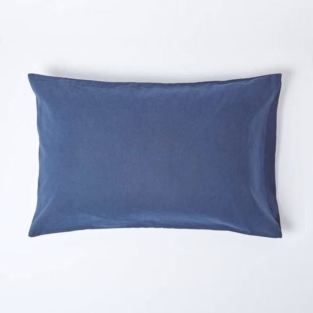 Homescapes Linen and Combed Cotton Kingsize Pillowcase with Envelope Closure in Navy Blue