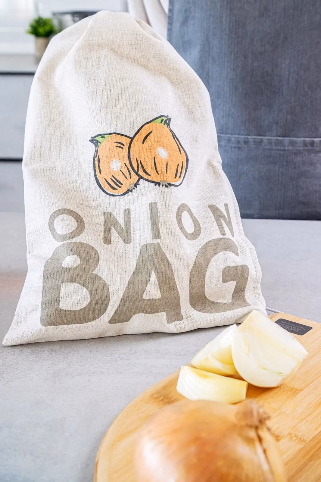 KitchenCraft Stay-Fresh Onion Preserving Storage Bag in Beige – 2