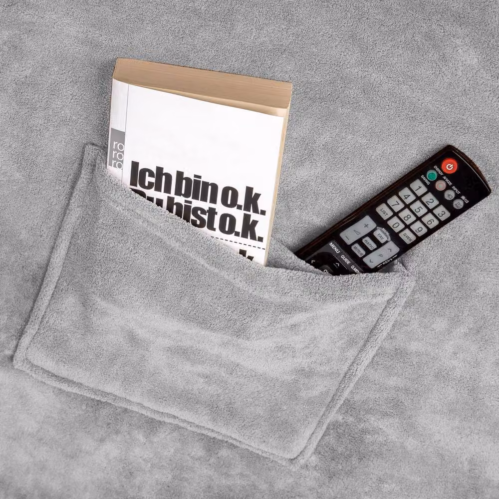 tectake Fluffy Fleece Blanket with Sleeves in Grey, W: 170 cm, L: 200 cm – 3