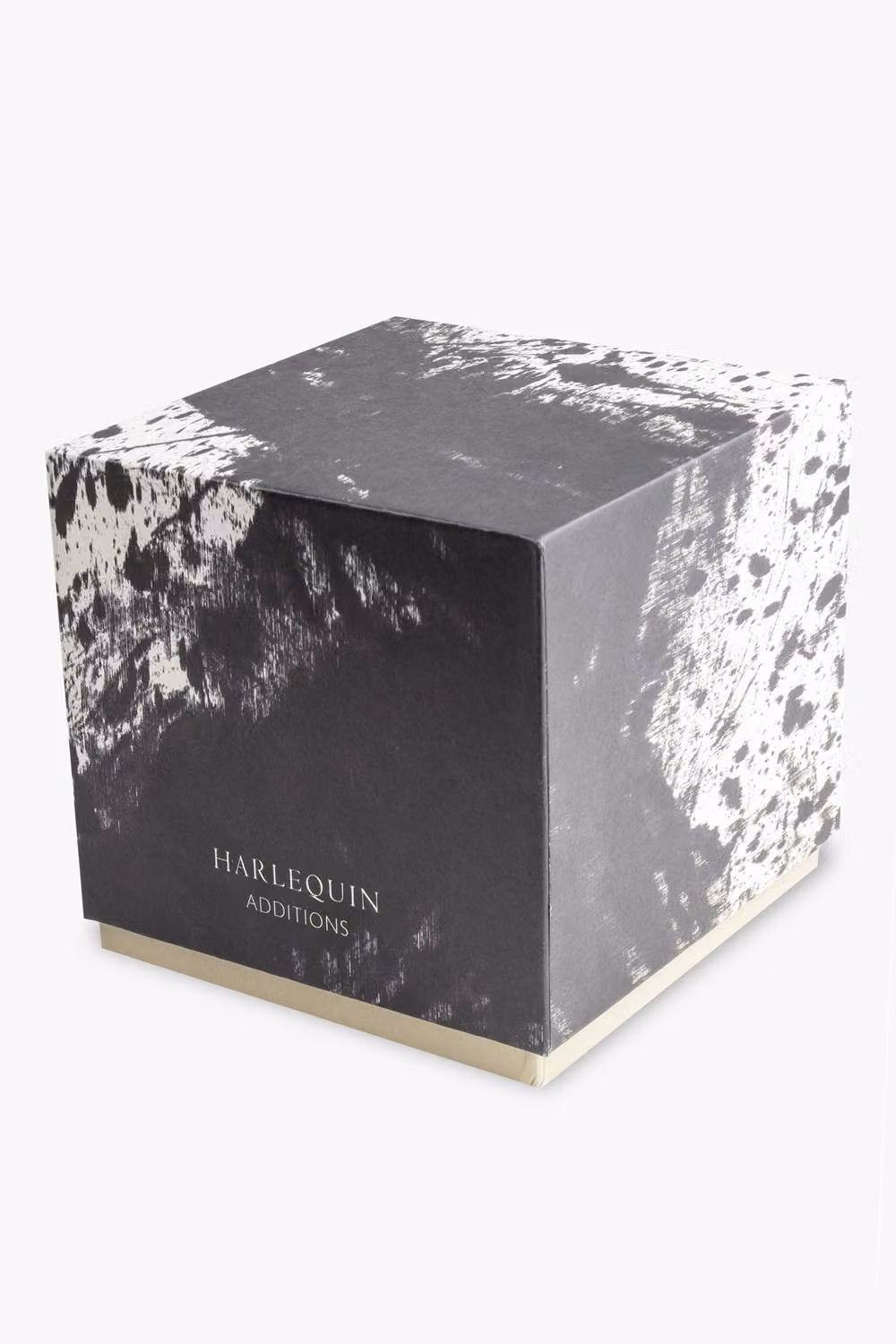 Harlequin Enigmatic Single Wick Scented Tabletop Candle in White – 3