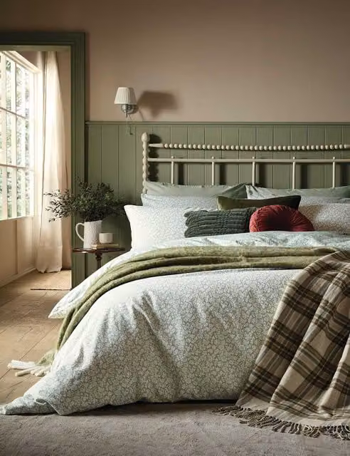 Laura Ashley Sweet Alyssum Reversible Green Mix Floral Brushed Cotton Flannelette Bedding Set W: 140 cm, L: 200 cm
