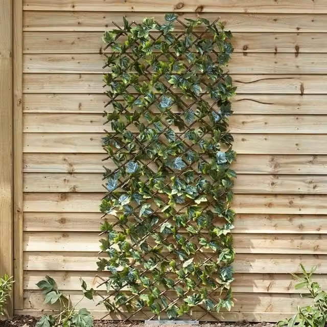 Garden Greatness Expandable Maple Leaf Willow Trellis Artificial Hedge in Green and Multicolour, W/H: 120 x 182 cm
