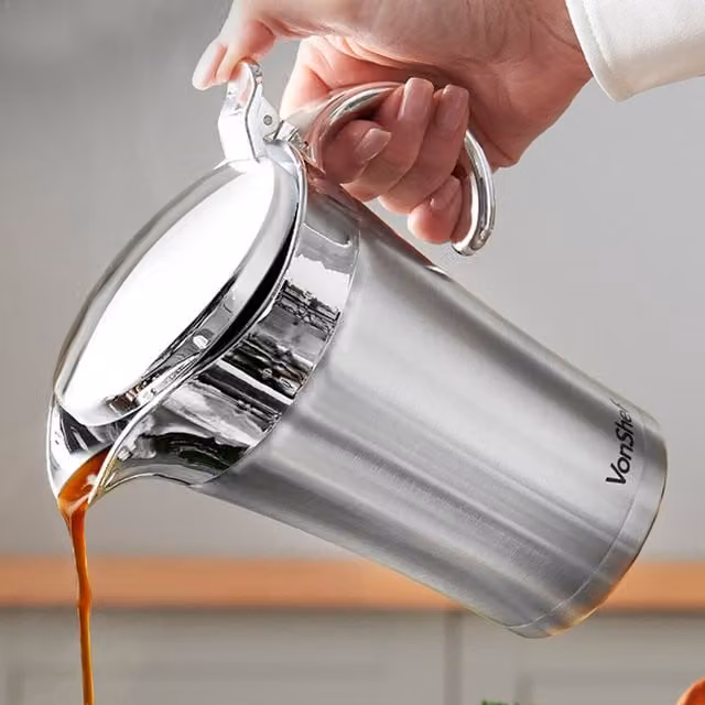VonShef Insulated Double Walled Stainless Steel Gravy Jug with Lid and Drip Free Spout, Silver, 0.75 l