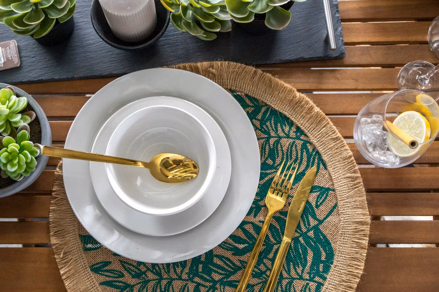 Creative Tops Set of 4 Round Jute Hessian Placemats in Green Floral Pattern, Diameter: 42 cm – 6