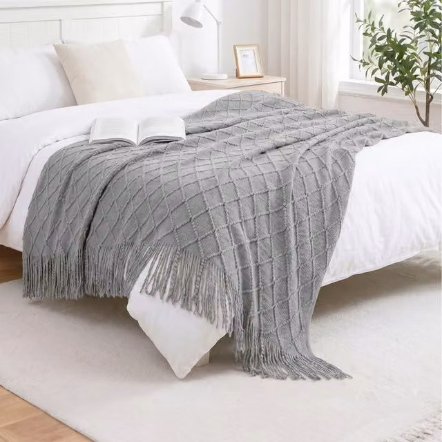 Livingandhome Grey Geometric Knitted Polyacrylic Throw Blanket with Fringes