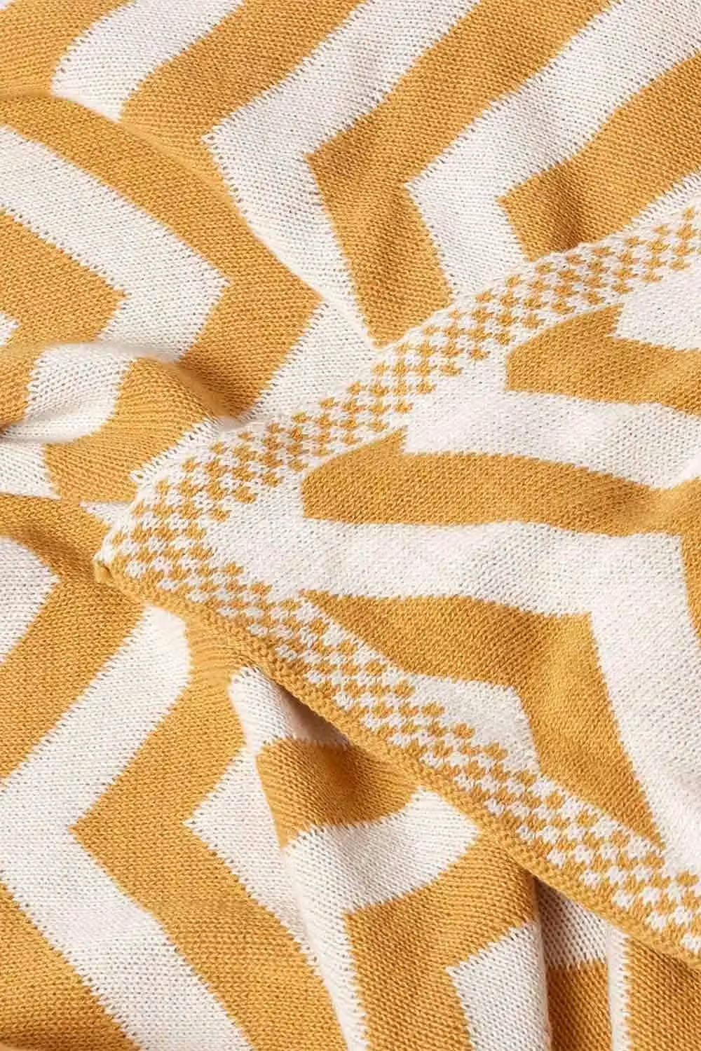 Homescapes Cotton Knitted Geometric Throw in Yellow and White, W: 150 cm, L: 200 cm – 2
