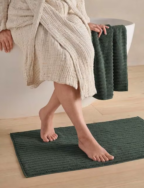 Bedfolk Pure Cotton Ribbed Bath Mat in Green