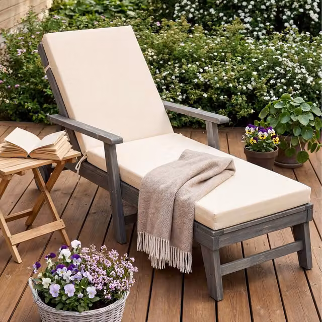 Livingandhome Modern Rectangular Outdoor Sun Lounge Cushion in White and Beige with UV-Resistant Polyester and Foam Filling
