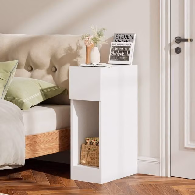 Livingandhome White Bedside Table with Drawer