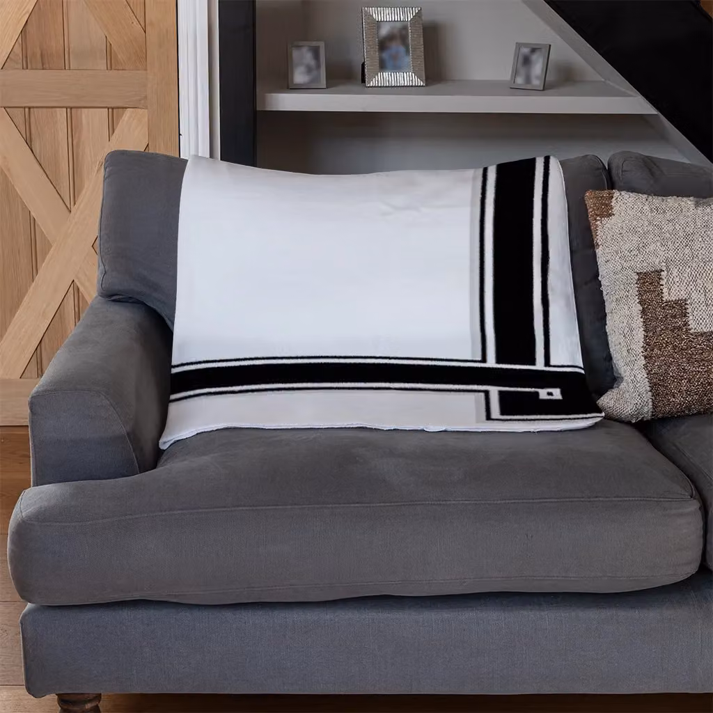 Benjamin Tate Design Greek Frame Fleece Blanket in Black, Beige or White, W/D/H: 120 x 150 cm – 2