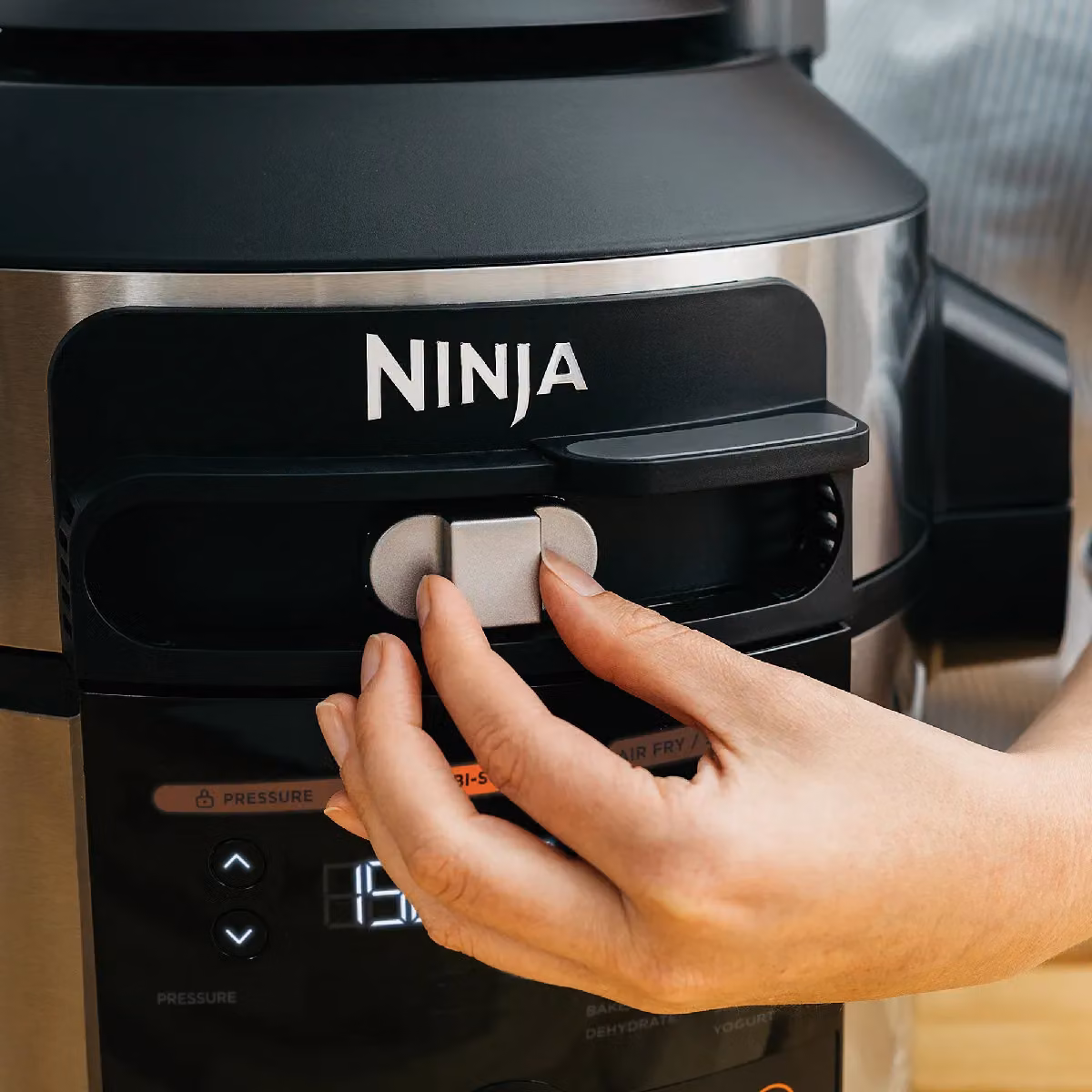 Ninja Foodi 11-in-1 SmartLid Multi-Cooker 6L OL550UK, Silver – 6