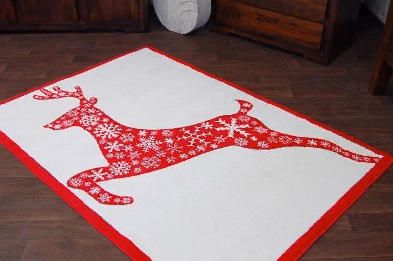 RugsX Xmas Red Rectangular Polypropylene Rug, W: 133 cm, D: 190 cm – 2