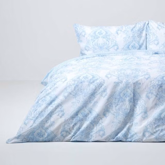 Homescapes Reversible Cotton Duvet Cover and Pillowcase Set in Blue, White and Grey, W: 140 cm, H: 200 cm