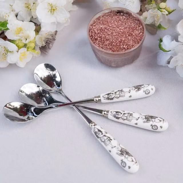 Victoria And Albert Alice In Wonderland Set of 4 Polished Stainless Steel Tea Spoons in White and Black