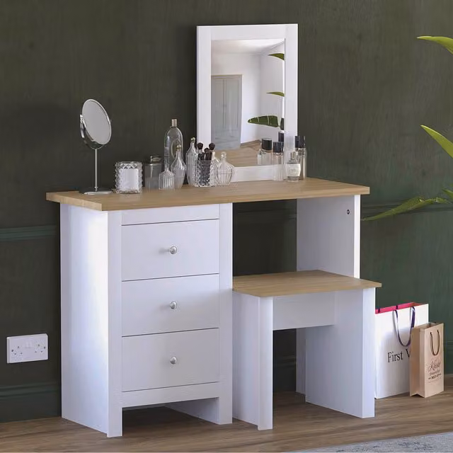 Vida Designs Arlington Dressing Table Set in White