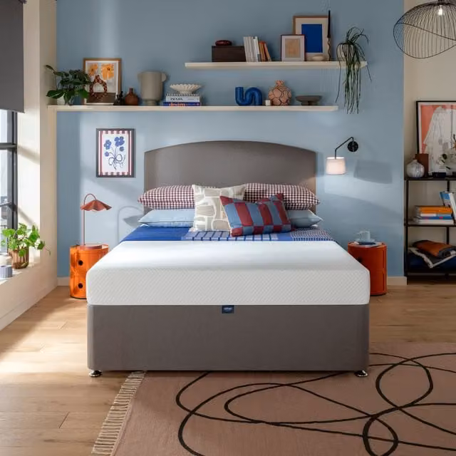 Silentnight Comfort Memory Plus Single Mattress with White Knit Fabric and Antibacterial Memory Foam, W/D/H: 90 x 200 cm