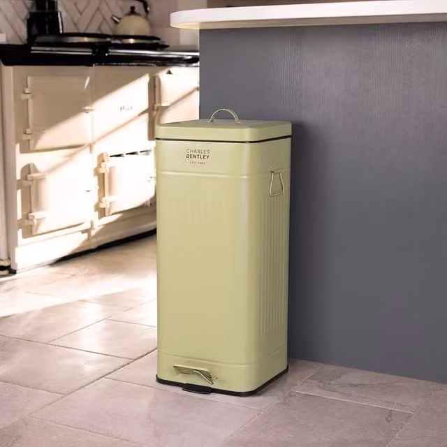 Charles Bentley 30L Square Retro Kitchen Pedal Bin in Sage Green with Soft Close and Removable Inner Bucket – 1