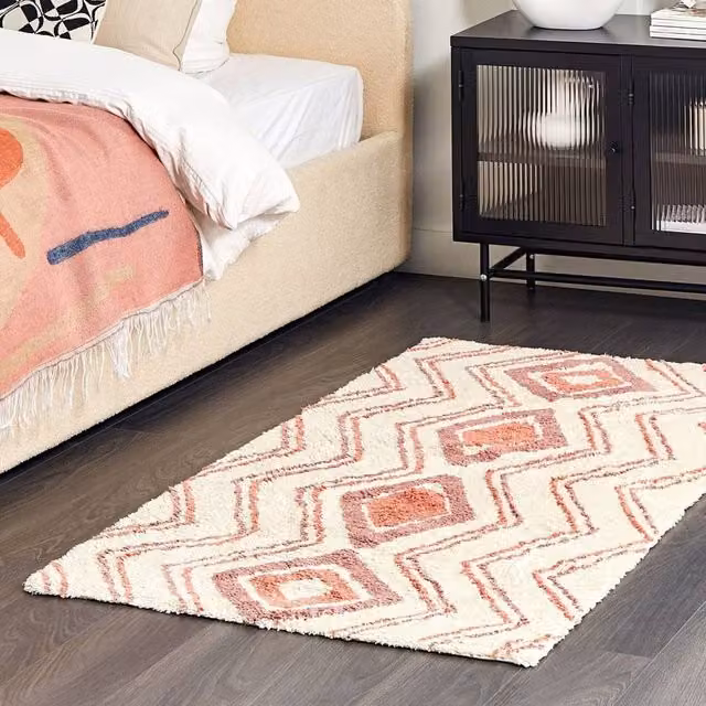 Wyld and Coco Geometric Hand-Tufted Cotton Shaggy Rug in Beige and Pink, W: 80 cm, L: 150 cm