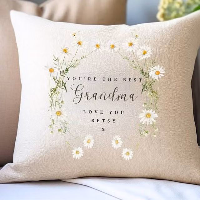 Aye Do Gifts Personalised Women's Grandma Daisy Flower Cushion in Beige, W/D/H: 40 x 40 x 40 cm