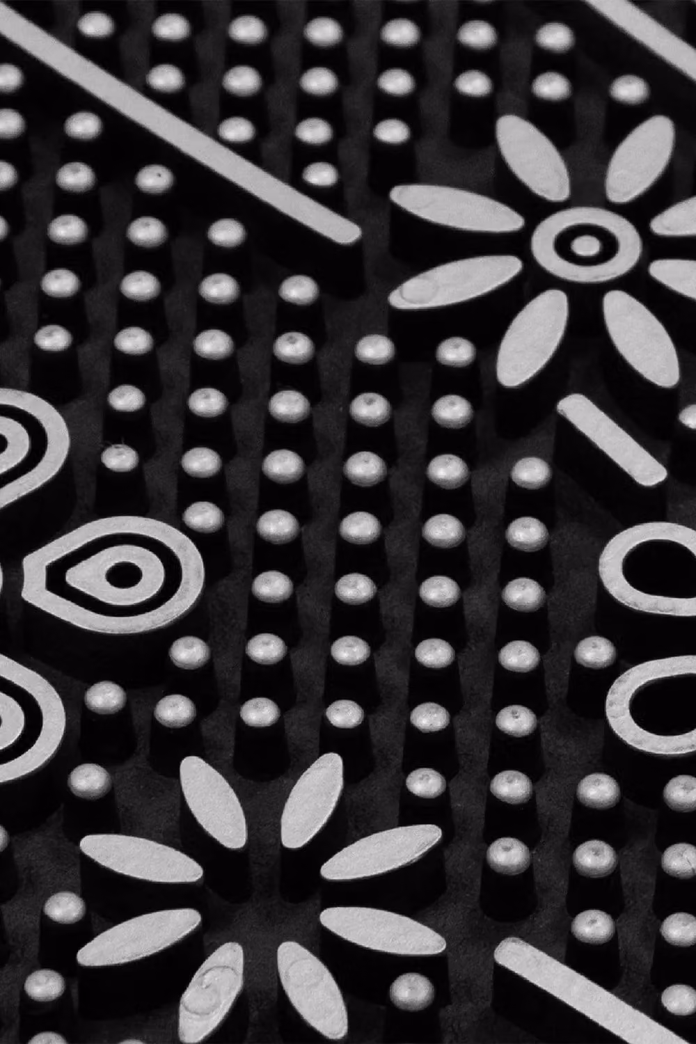 JVL Daisy Floral PVC Pin Scraper Doormat, Silver, W: 45 cm, D: 75 cm – 3
