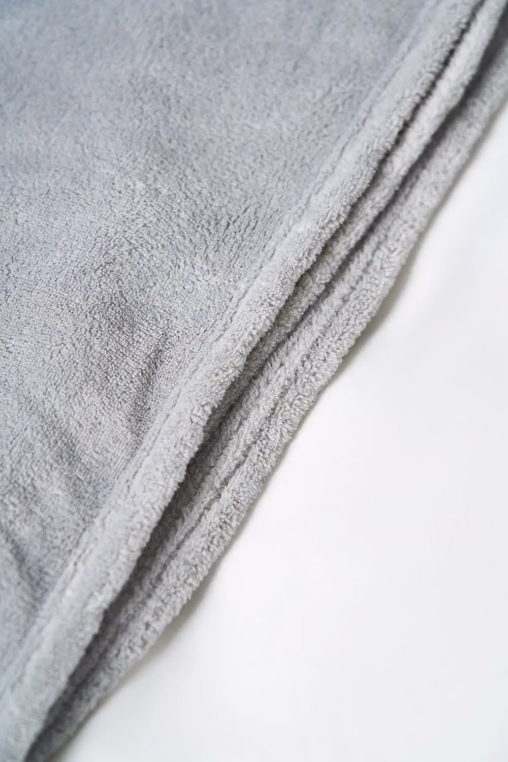 BHS Silver Microfleece Throw, W: 140 cm, D: 180 cm – 3