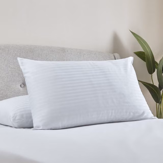 Catherine Lansfield Luxury Hotel White Cotton Microfibre Pillow W/D: 48 x 74 cm