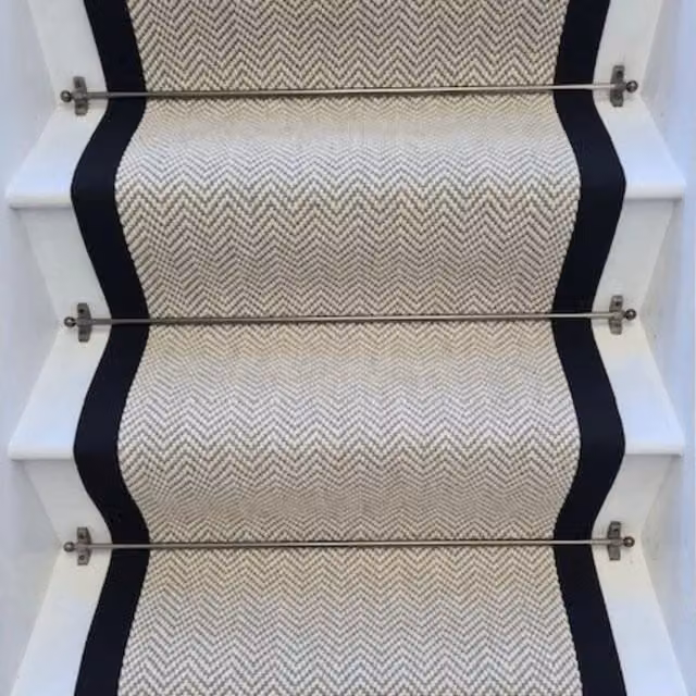 RainbowHome Herringbone Dapple Wool Stair Runner with Black Cotton Border in Light Grey, W: 55 cm x L: 700 cm