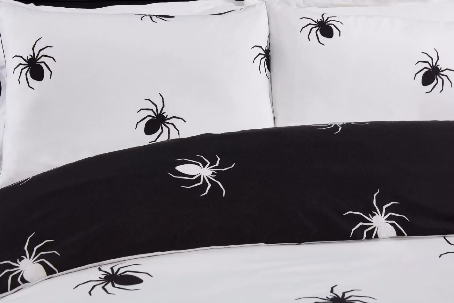 Rapport Home Black and White Spider Microfibre Reversible Duvet Set with Pillowcase, Size: 90 x 200 cm – 2
