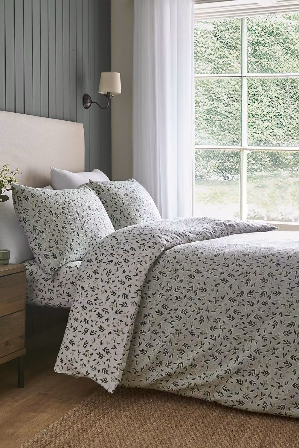 Dreams & Drapes Falling Leaf Brushed Cotton Flannel Fitted Bed Sheet in White, W/D/H: 180 x 200 cm – 2