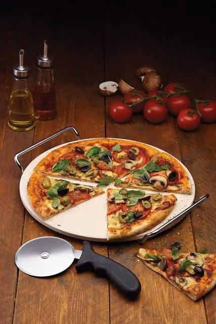 World of Flavours Italian Pizza Stone Set in Beige