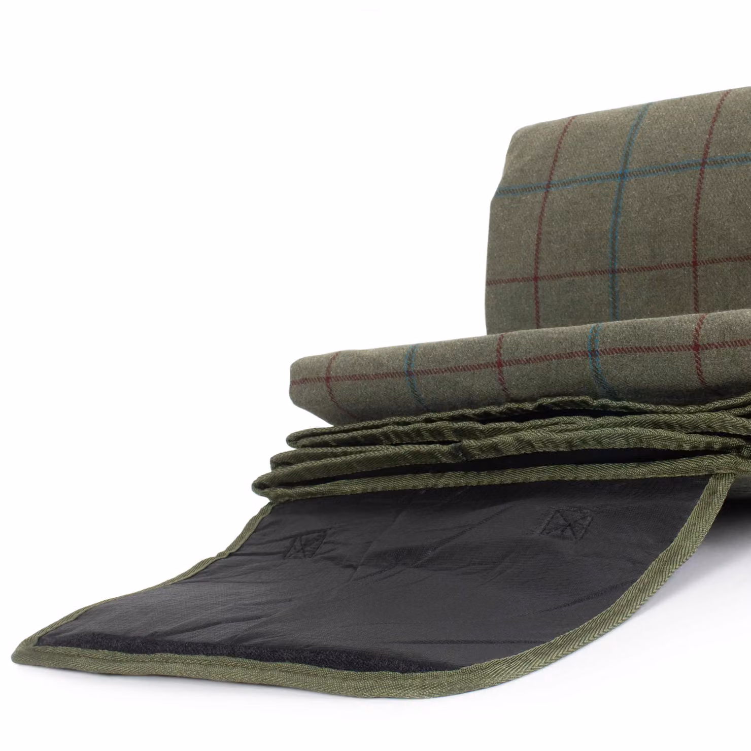 Red Hamper Checked Green and Red Luxury Picnic Blanket with Waterproof Underside and Carry Bag – 3