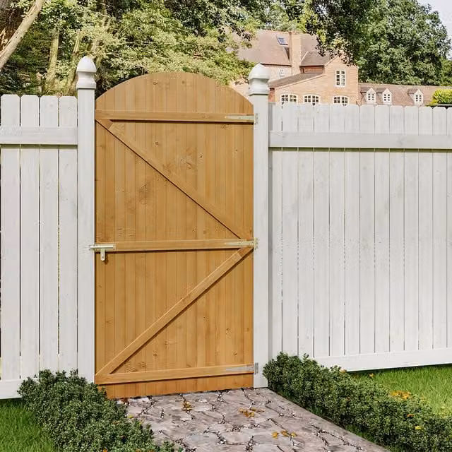 Livingandhome Arch Top Wooden Garden Gate in Brown, W: 105 cm, H: 210 cm