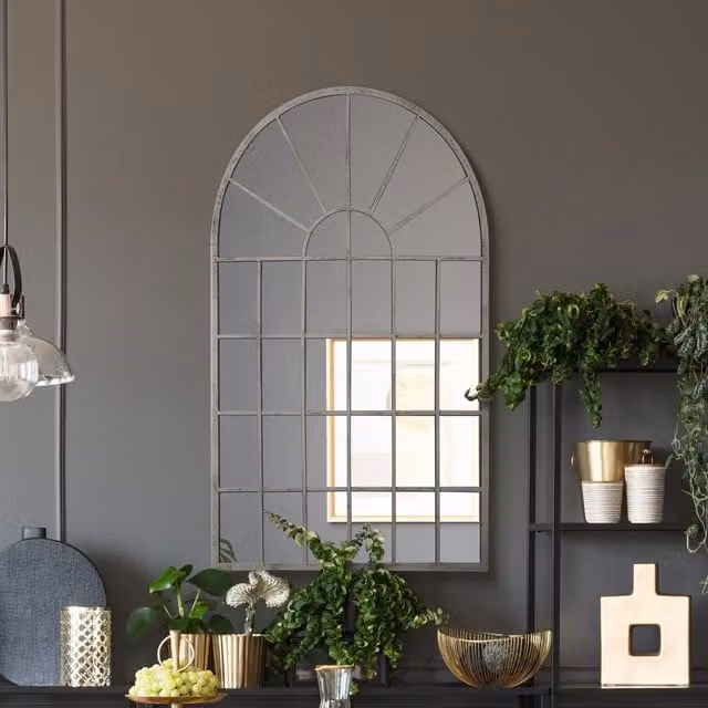 MirrorOutlet The Dorset Rustic Metal Framed Arched Leaner Wall Mirror in White, Width: 79 cm
